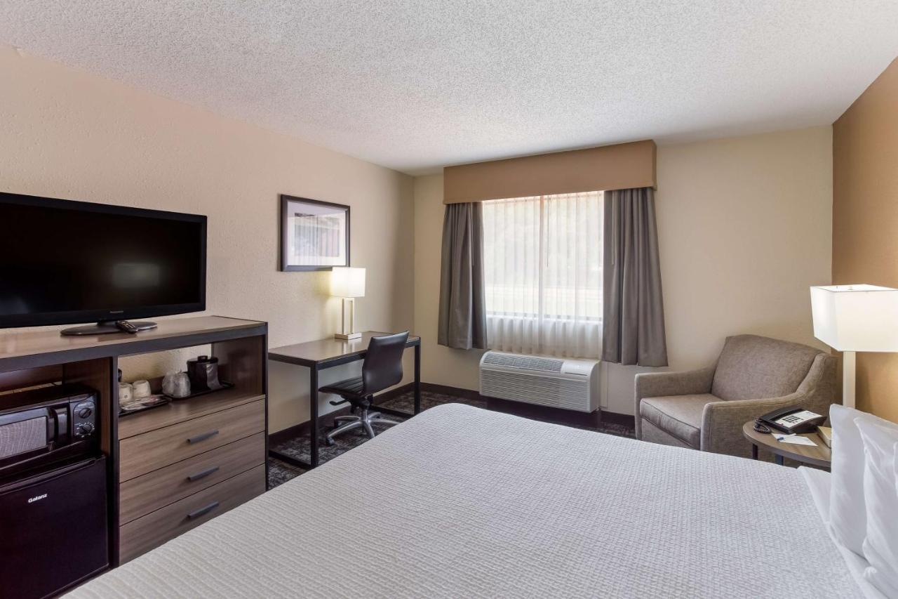 Best Western Logan Inn Chapmanville Екстериор снимка